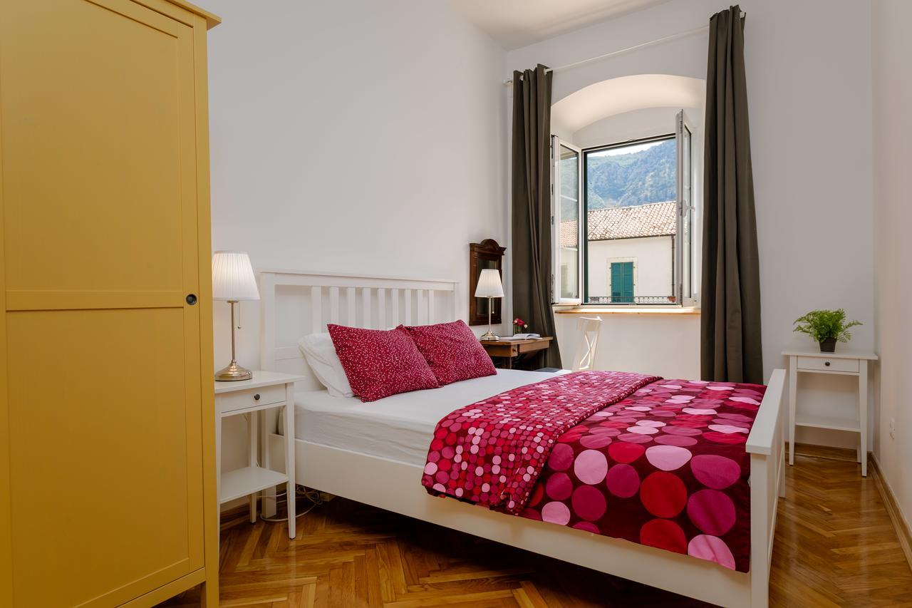 Old Town Clock Tower Apartment Котор Экстерьер фото